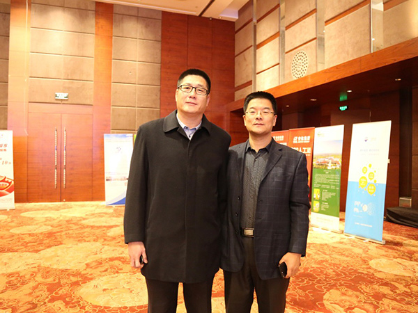 與《飼料研究雜志社》李環(huán)旭社長(zhǎng)